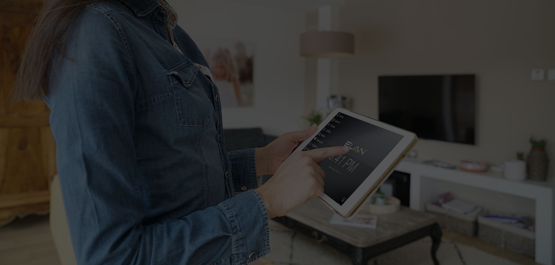  Hogar Inteligente 
 CONFORT EN UN TOQUE 